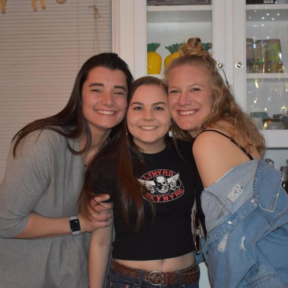 Meet your Posher, Shea - Picture 1 of 1